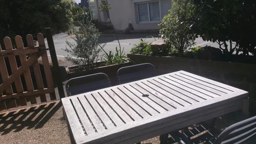 Perros-Guirec Apartment | Appartement spacieux à 200 m de la plage - Hôtel de l'Europe