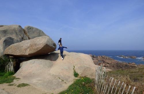 Perros-Guirec Apartment | Appartement spacieux à 200 m de la plage - Hôtel de l'Europe
