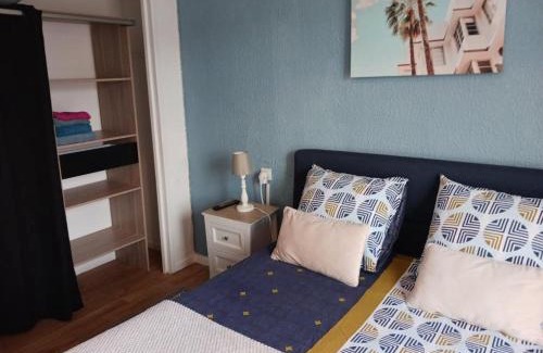 Bas-Vernet Apartment | APPARTEMENT T2 ,1 chambre,Parking,balcon,vue montagne,près arrêt bus et centre ville