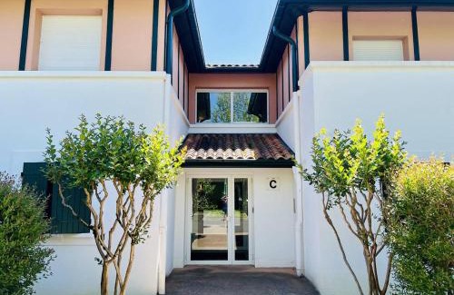 Cambo-les-Bains Apartment | Appartement T2 avec Piscine, Proche Thermes, Parking Souterrain et Terrasse - Cambo-les-Bains - FR-1-495-72