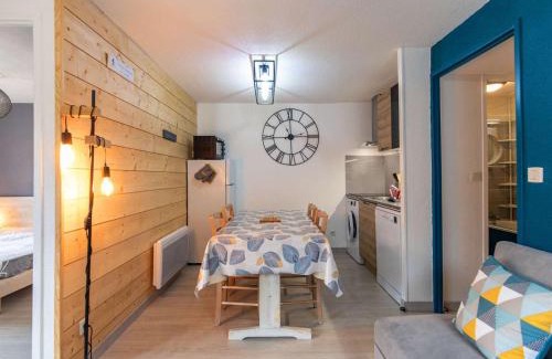 Luz-Saint-Sauveur Apartment | Appartement T2 cabine, terrasse, piscine, parking, proche commodités et ski, Luz-Saint-Sauveur - FR-1-402-131