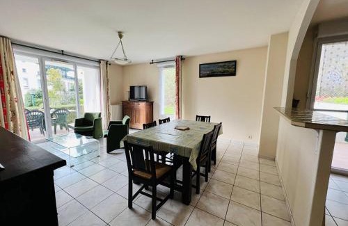 Cambo-les-Bains Apartment | Appartement T3 avec Terrasse et Piscine, 4 Couchages, Proche Centre-Ville - Cambo-les-Bains - FR-1-495-18