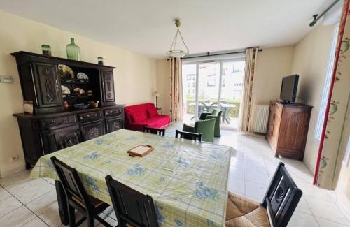 Cambo-les-Bains Apartment | Appartement T3 avec Terrasse et Piscine, 4 Couchages, Proche Centre-Ville - Cambo-les-Bains - FR-1-495-18