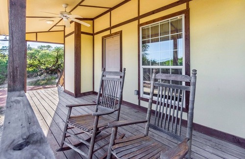 Fredericksburg Cottage | Appian Way Tuscan Cottage - Private Hot Tub - 4 min. to downtown - Wildlife