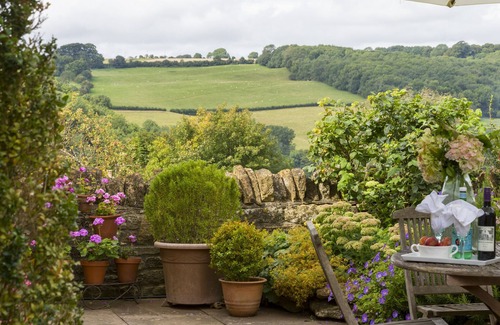 Snowshill Village Cottage | Apple Cottage is a two bedroom charming cottage, based in picturesque Snowhill