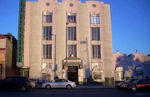 Norma Triangle Hotel | Appreciate the Beauty of Hollywood at an Exemplary Suite! Rooftop Pool, Balcony