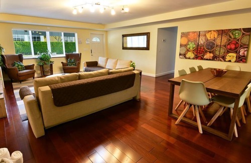 Coral Shores Apartment | April Rates with 40% Off | Heated Pool | Beach 4min