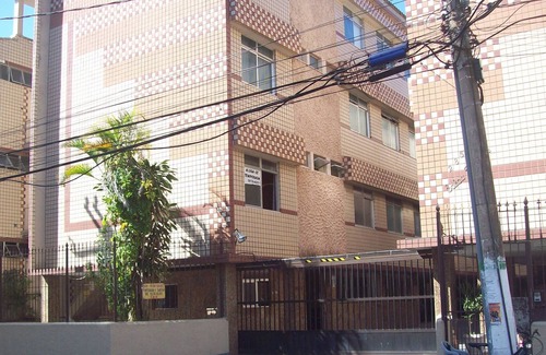 Cabo Frio Apartment | Apt 200 meters from Praia do Forte, Building 3 Rivers