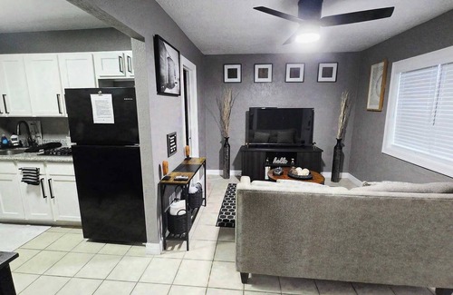 Baytown Apartment | Apt#5 Quiet comfortable place near chemical plants