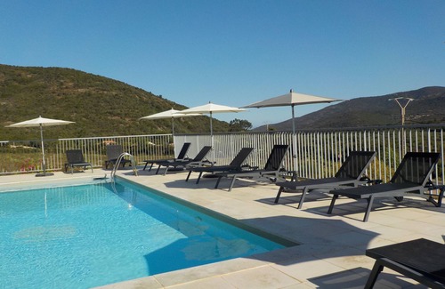 Galeria Apartment | Apt heated pool, wifi, 2 bedrooms, air conditioning, 7 min beach 1 min river