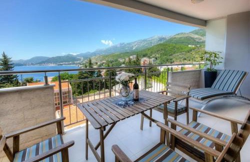 Przno Apartment | Apt "Sweet Memories" Sea View with Garage Parking