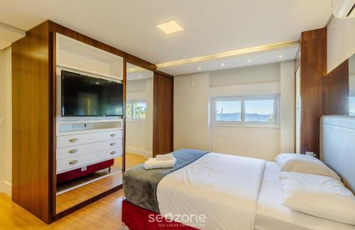 Tres Pinheiros Apartment | Apt w/BBQ, 3 bedr, 700 m from Lago Negro ALT0402