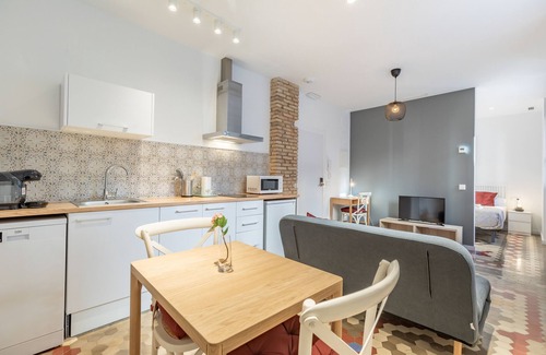 La Petxina Apartment | ☙ Apt. with Antique Floor & lots of Sun Light ❧
