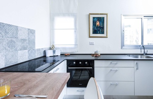 Tel Aviv City Center Apartment | Apt with Balcony In the Heart of TLV