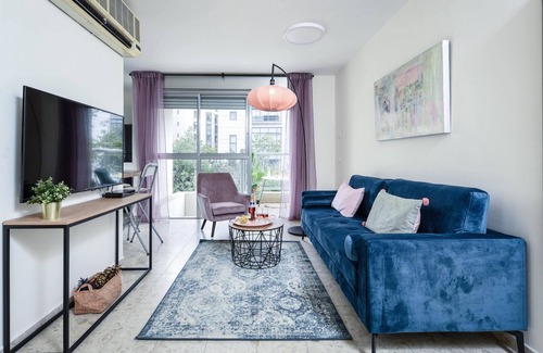Tel Aviv City Center Apartment | Apt with Balcony In the Heart of TLV