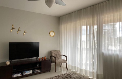 Caioba Apartment | Apto todo equipado em Caiobá há 50m do mar