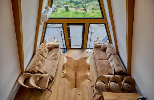 Jibert Cabin | Apuseni Peak Paradise