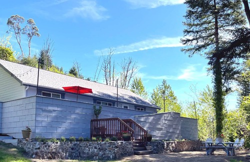 Blue River House | Aqua Gardens Villa Guest House. A gated, private estate. Seclusion and privacy.