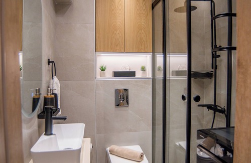 Episkopos Apartment | Aqua Lora – Luxury Stay & Pool