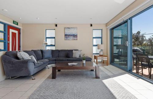 Mollymook Beach Apartment | Aqua Shores Apartment