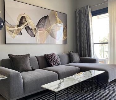 Kerr Serign Apartment | Aqua View