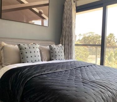 Kerr Serign Apartment | Aqua View