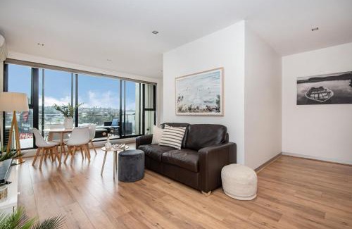 Mornington House | Aqua Views of the bay in Mornington