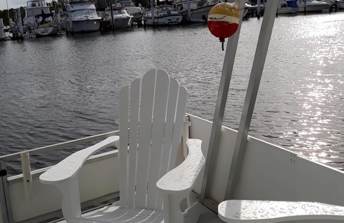 Tavernier Boat Rental | Aqua Villa Starfish @ Mangrove Marina Resort on the waterfront