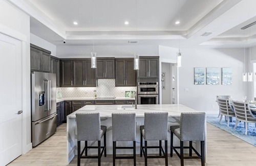 Pelican Ski Chalet | Aqua Villa
