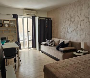 Maini Apartment | Aquarella 1