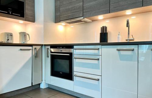 Vauxhall Apartment | Aquarius at St. George Wharf