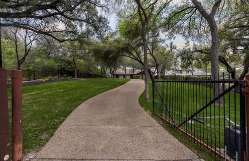 Austin House | AquaZen: Infinity Pool+Spa Overlooking Lake Austin