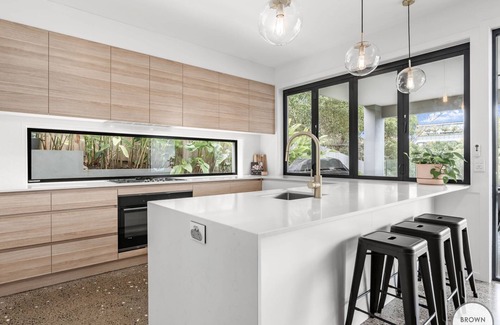 Castaways Beach House | Arabella - Castaways Beach