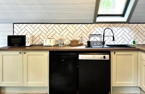 Almondbank Apartment | Arawn 4 - Hot Tub - Dog friendly - Family