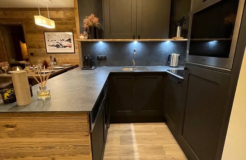 Arc-1950 Apartment | Arc 1950: Spacious ski-in ski-out apartment, 4-6 pax