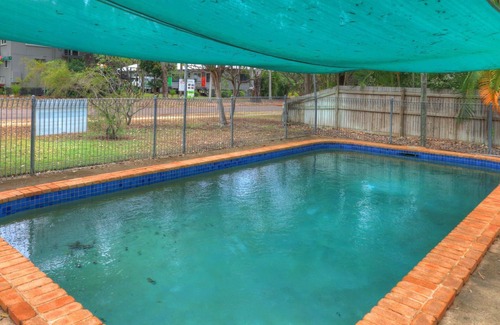 Arcadia Apartment | Arcadia Palms 2 - Tasteful and light-filled apartment just steps to Alma Bay, with complex pool