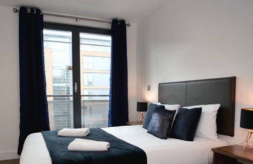 Theatreland Birmingham Apartment | ★ Arcadian Centre - Deluxe 2 Bed - Balcony