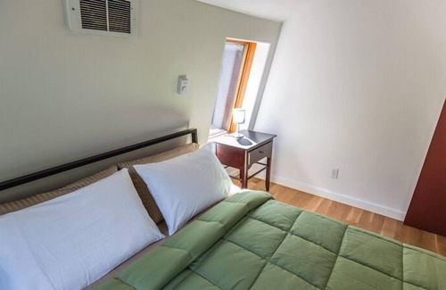 Sequim House | Arcadian Grove - Well Appointed Studio For 2 In Private Wooded Setting