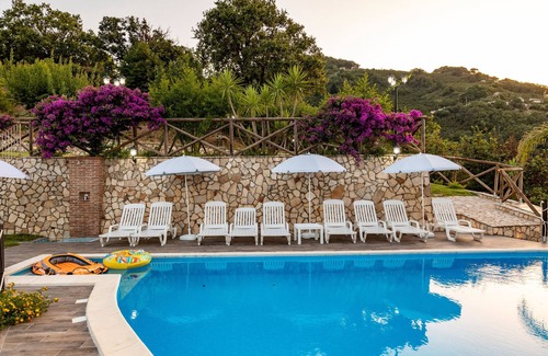 Sant'Angelo di Brolo Apartment | 'Arcaloro Resort Infinito' Room with Mountain View and Hot Tub