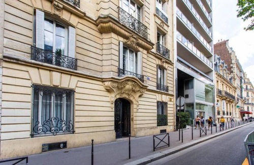 Chaillot Apartment | #ArcDeTriomphe #Trocadero #AirConditioner#COSY