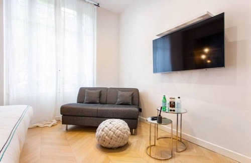 Chaillot Apartment | #ArcDeTriomphe #Trocadero #AirConditioner#COSY