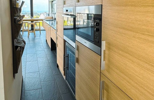Penvenan House | Architect-designed house facing the sea.