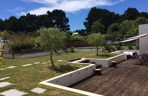 Locmaria House | Architect house quiet with large terrace and garden 5 minutes from the beach