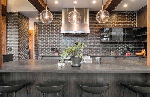 Cle Elum House | Architecturally-Stunning, Custom Cle Elum Luxury Retreat Main House + Guest Ho