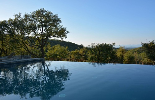 Castellina in Chianti Apartment | Arco : 2BR apart in a restored Farm w Pool and Spa, ground floor terrace
