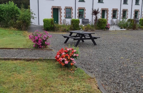 Ardnatrush Cottage | Ardnagashel Est No 7 - a two story that sleeps 4 guests in 2 bedrooms