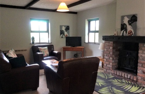Ardnatrush Cottage | Ardnagashel Est No 8 - a two story that sleeps 6 guests in 3 bedrooms