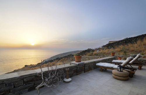 Pisses Villa | Are you in too much? Idealle sea solution for 18-24 people. KeaVillaRent