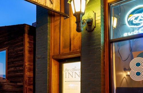 New Castle Apartment | Area 51 Suite at The Ore House Inn