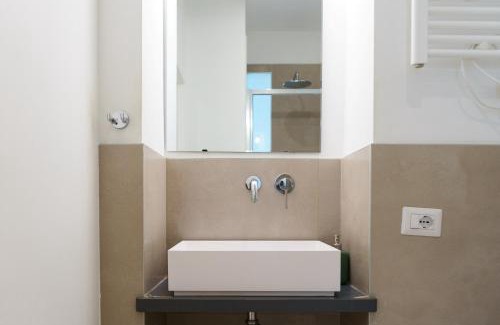 Lazzaretto Apartment | Area Milano Apartments - Tadino 17 close to Central Station